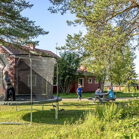 Yllaeksen Yoepuu Villa Akaslompolo Luaran gambar
