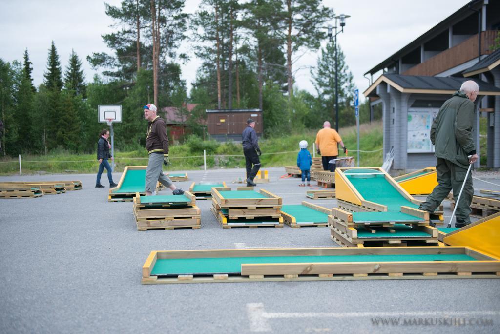 Yllaeksen Yoepuu Villa Akaslompolo Luaran gambar