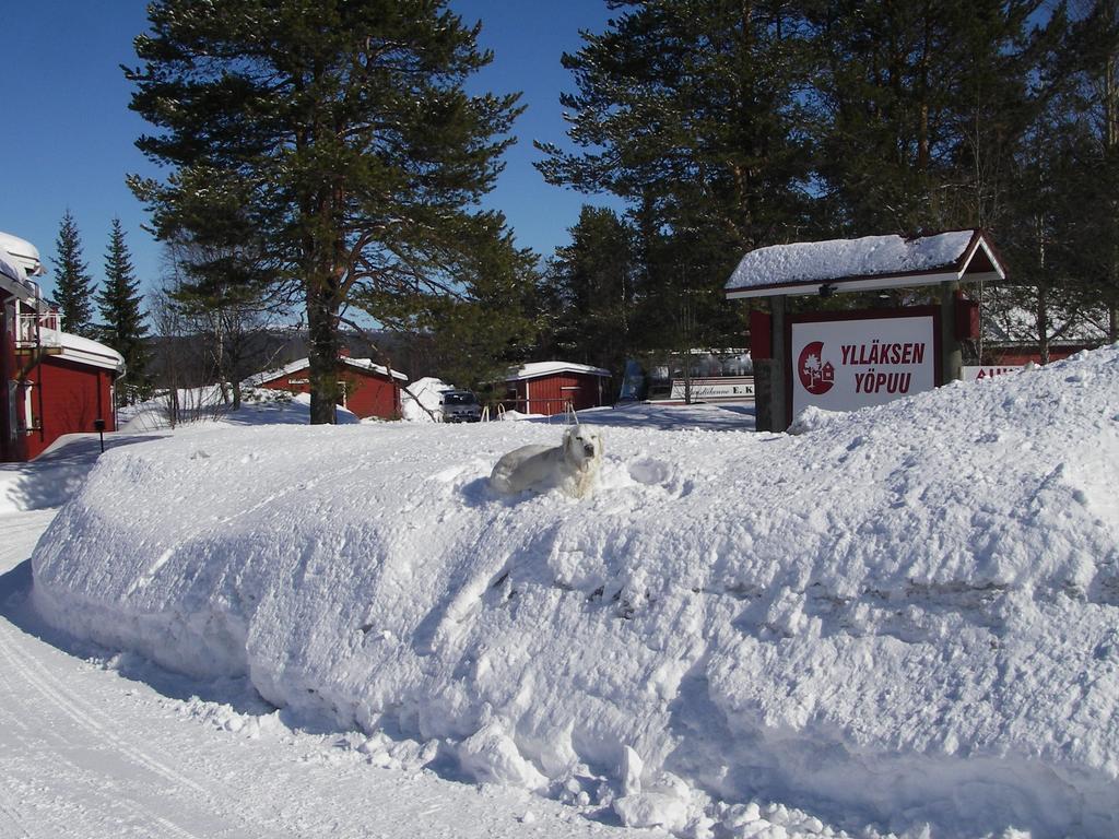 Yllaeksen Yoepuu Villa Akaslompolo Luaran gambar