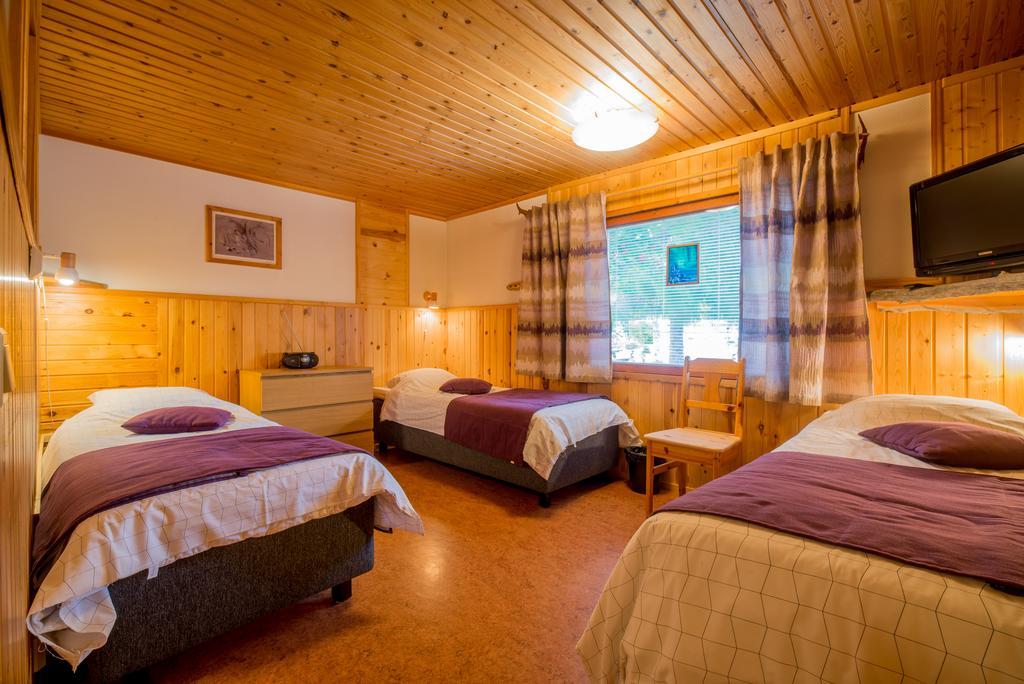 Yllaeksen Yoepuu Villa Akaslompolo Luaran gambar