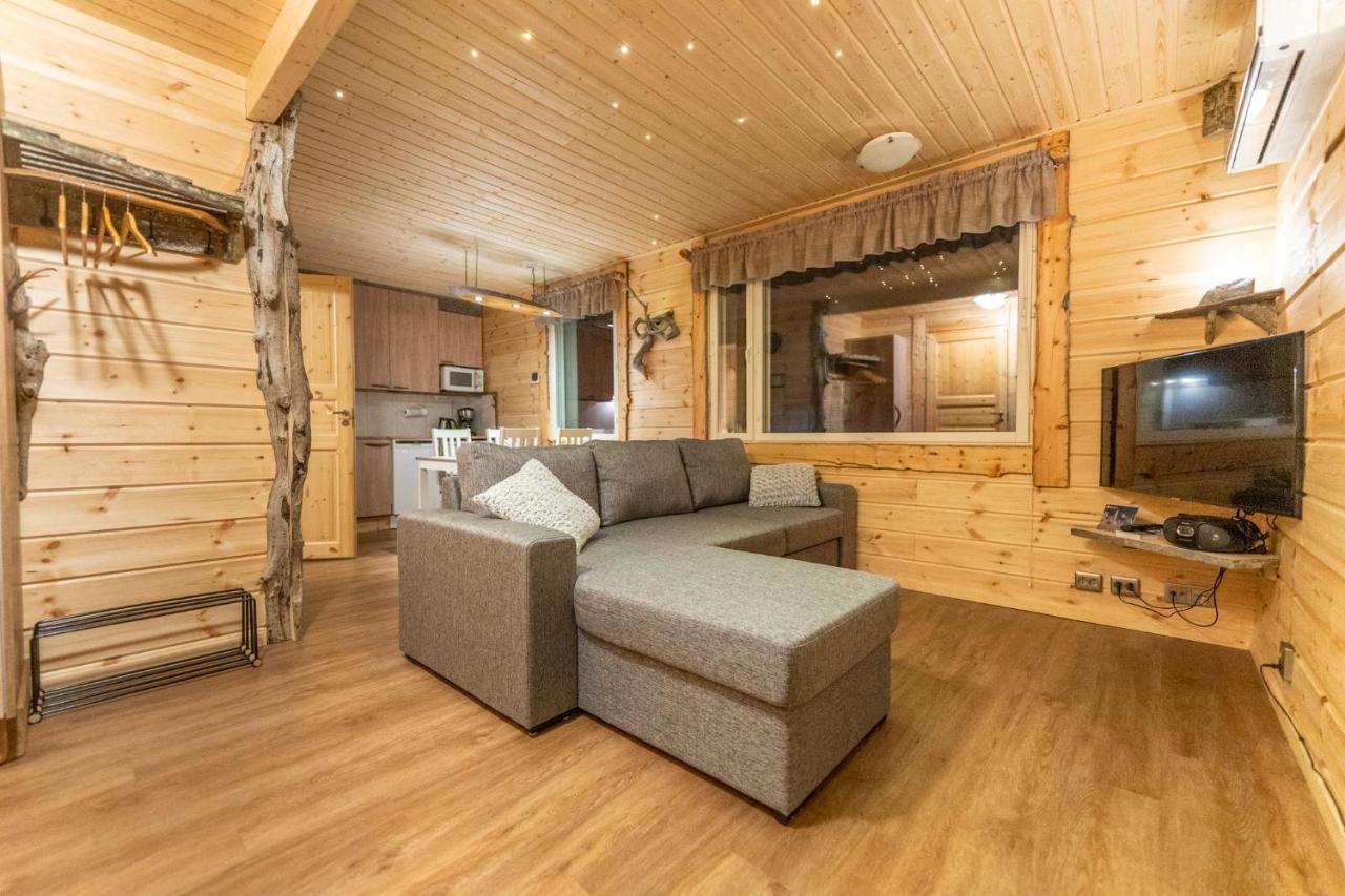 Yllaeksen Yoepuu Villa Akaslompolo Luaran gambar